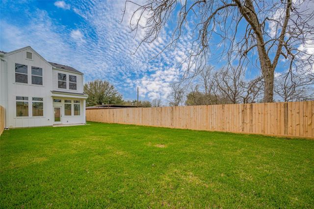 918 Saint Clair Street B, Houston, TX 77088