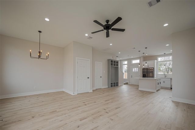 918 Saint Clair Street B, Houston, TX 77088