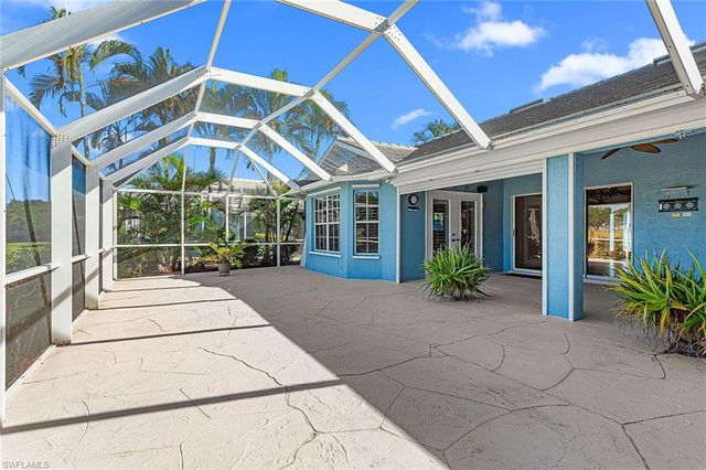 70 Fountain CIR, Naples, FL 34119