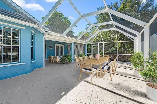 70 Fountain CIR, Naples, FL 34119