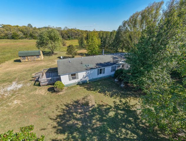 1064 Lauderdale Ln, Bethpage, TN 37022