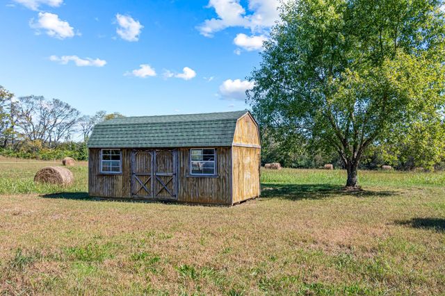 1064 Lauderdale Ln, Bethpage, TN 37022