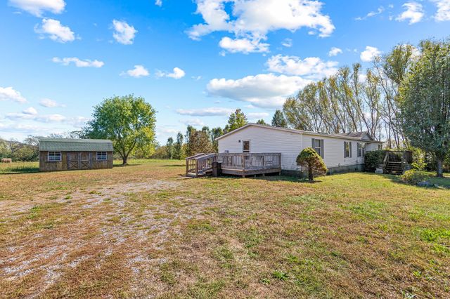 1064 Lauderdale Ln, Bethpage, TN 37022