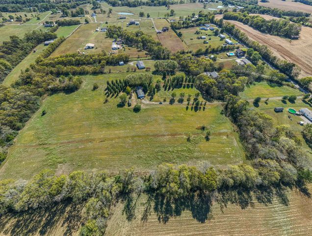 1064 Lauderdale Ln, Bethpage, TN 37022