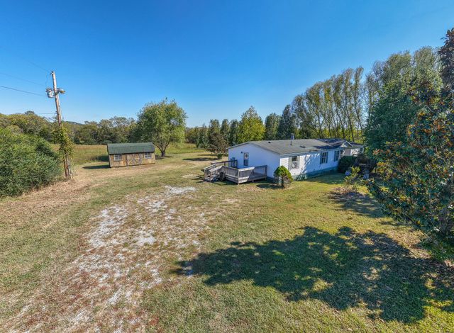 1064 Lauderdale Ln, Bethpage, TN 37022