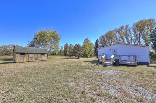 1064 Lauderdale Ln, Bethpage, TN 37022