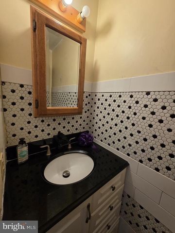 23 REDFERN ST, Hamilton, NJ 08610