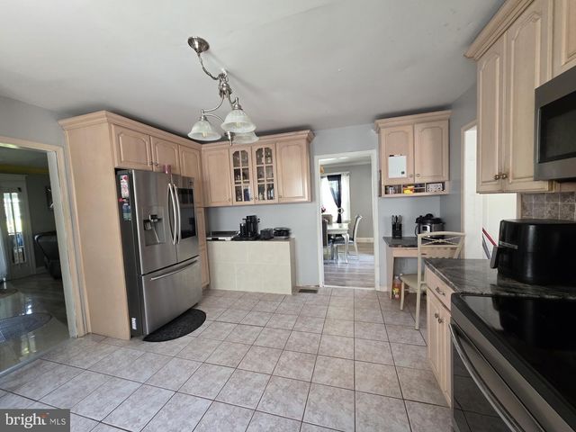 23 REDFERN ST, Hamilton, NJ 08610