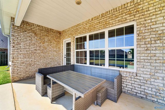 109 Somer Oaks Drive, Huntsville, AL 35811