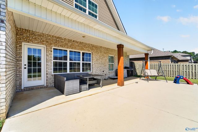 109 Somer Oaks Drive, Huntsville, AL 35811