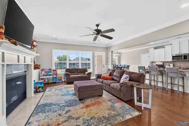 109 Somer Oaks Drive, Huntsville, AL 35811