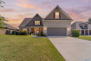 109 Somer Oaks Drive, Huntsville, AL 35811