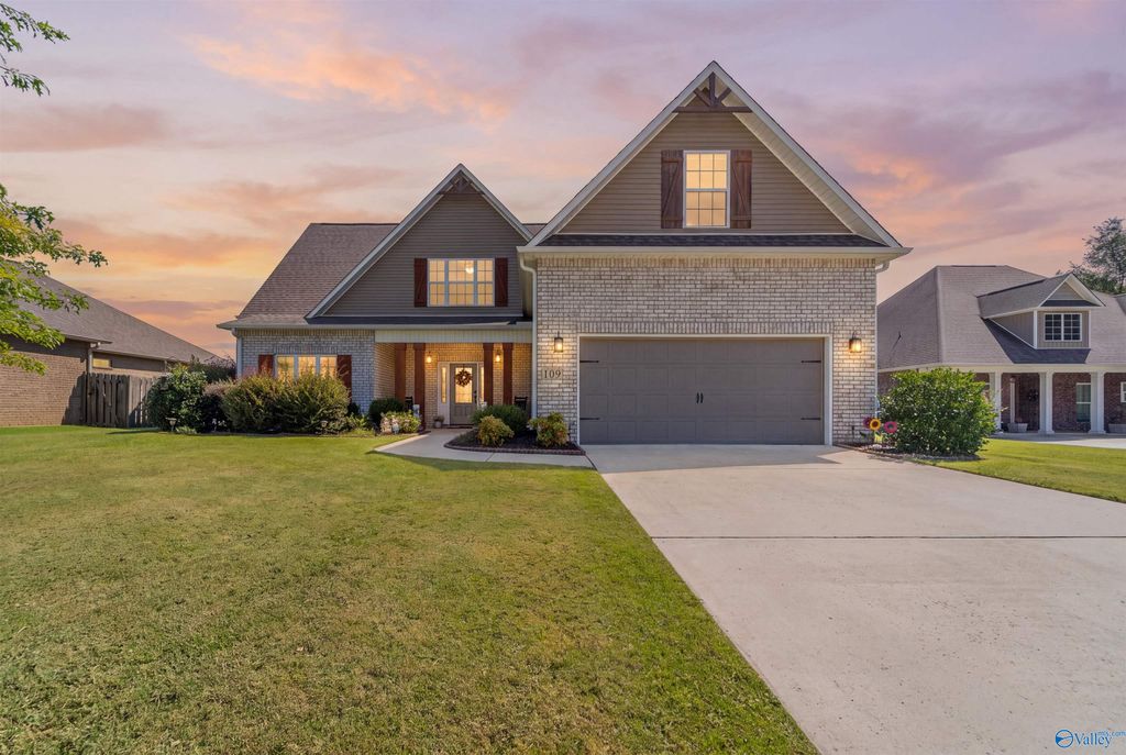109 Somer Oaks Drive, Huntsville, AL 35811