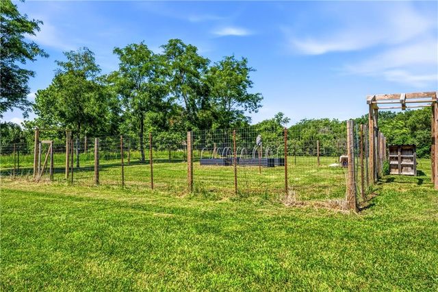 19307 S Beattie Road, Pleasant Hill, MO 64080