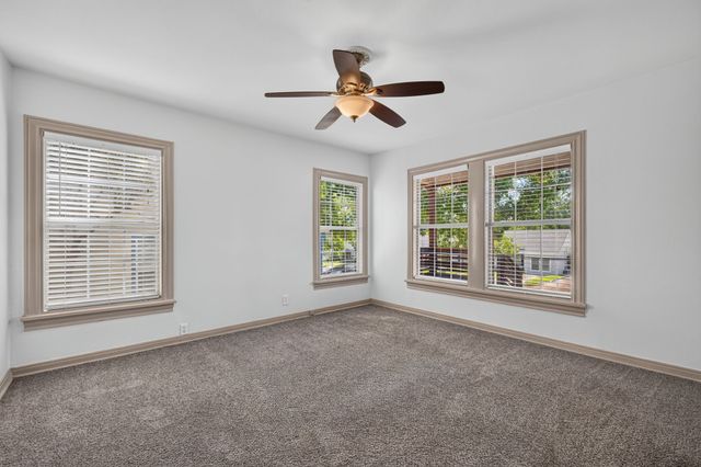 3824 Collinwood Avenue, Fort Worth, TX 76107