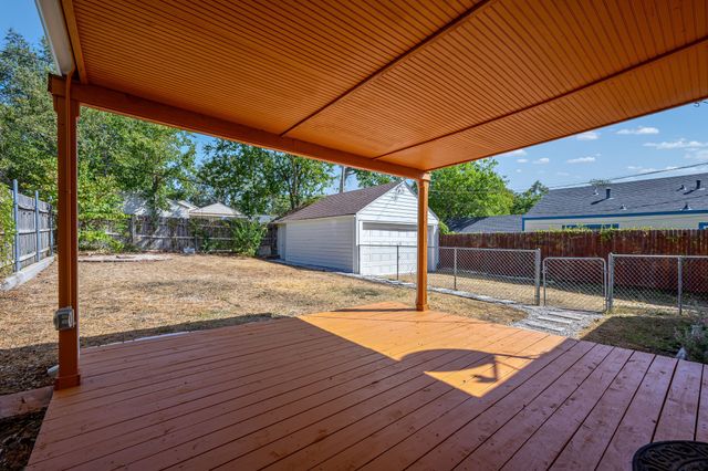 3824 Collinwood Avenue, Fort Worth, TX 76107