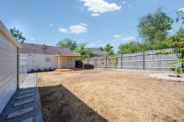 3824 Collinwood Avenue, Fort Worth, TX 76107