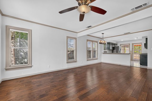 3824 Collinwood Avenue, Fort Worth, TX 76107