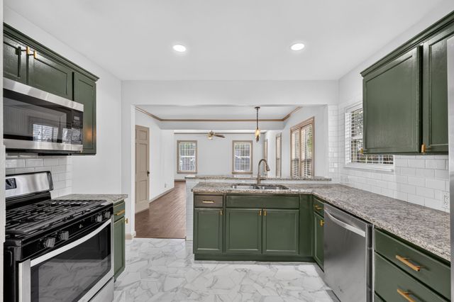 3824 Collinwood Avenue, Fort Worth, TX 76107