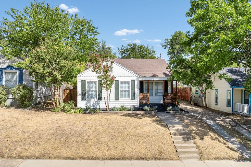3824 Collinwood Avenue, Fort Worth, TX 76107