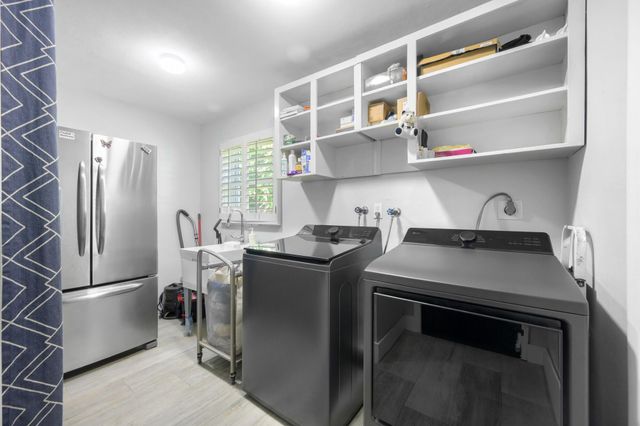 6850 NW 7th Street, Plantation, FL 33317