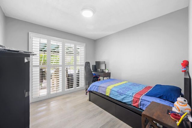 6850 NW 7th Street, Plantation, FL 33317