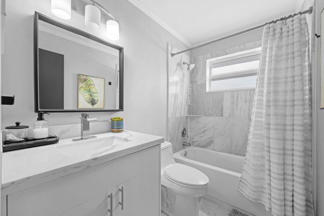 6850 NW 7th Street, Plantation, FL 33317