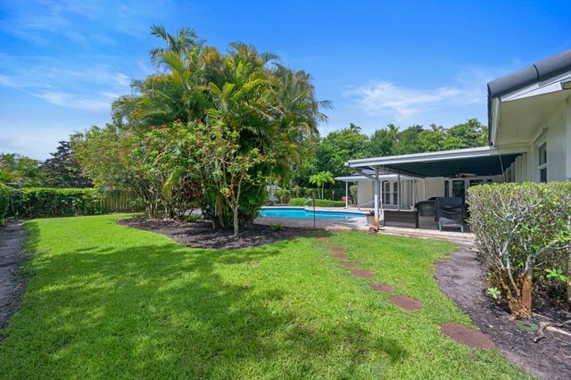 6850 NW 7th Street, Plantation, FL 33317