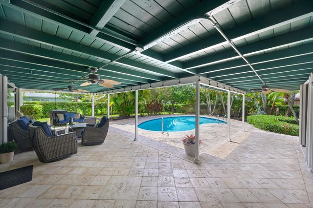 6850 NW 7th Street, Plantation, FL 33317