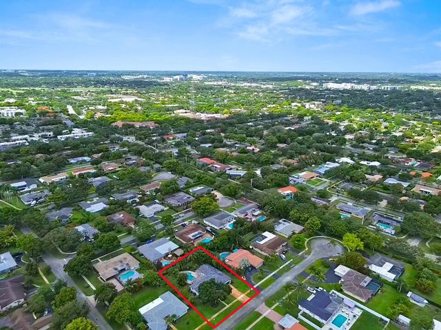 6850 NW 7th Street, Plantation, FL 33317
