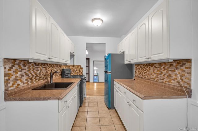 2080 Barnes Avenue 4E, Bronx, NY 10462