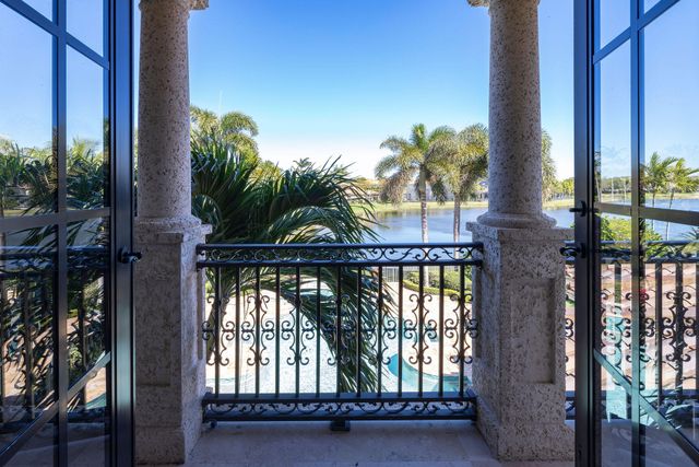 9253 Este Lago Drive, Boca Raton, FL 33496