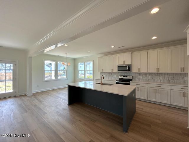 836 Cooke Drive, Hubert, NC 28539