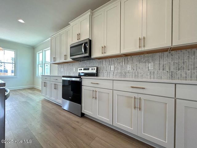836 Cooke Drive, Hubert, NC 28539