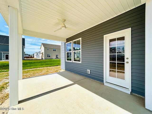 836 Cooke Drive, Hubert, NC 28539