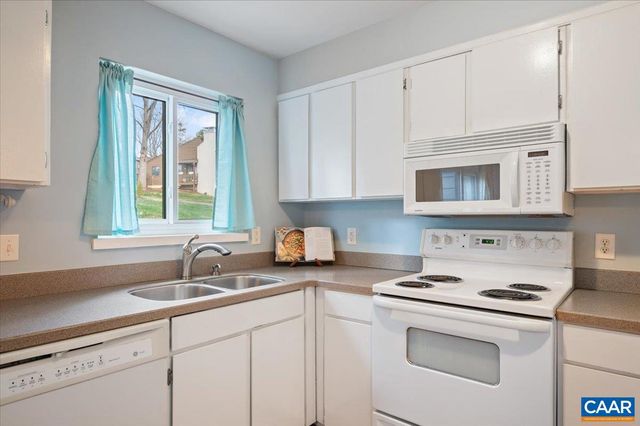 301 HARVEST DR, Charlottesville, VA 22903