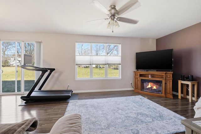 717 Chadwick DRIVE, Watertown, WI 53094