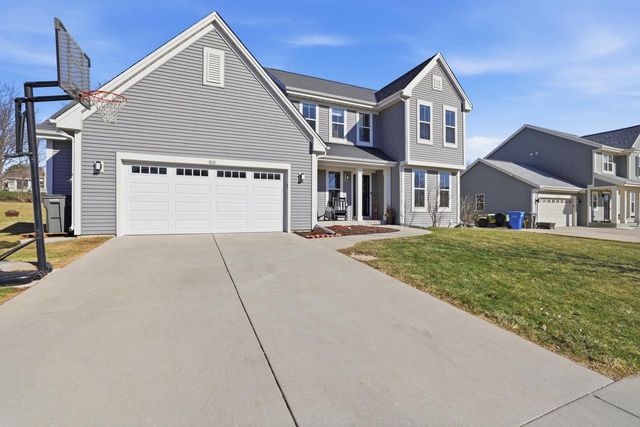 717 Chadwick DRIVE, Watertown, WI 53094