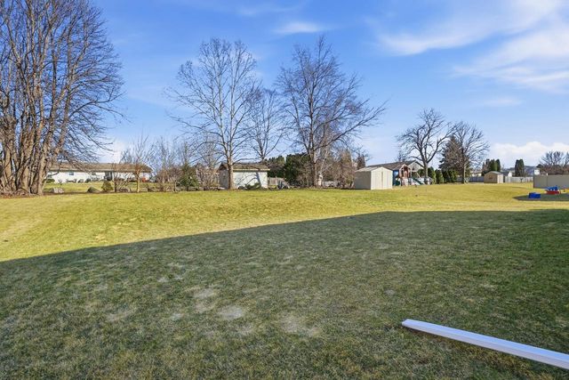 717 Chadwick DRIVE, Watertown, WI 53094