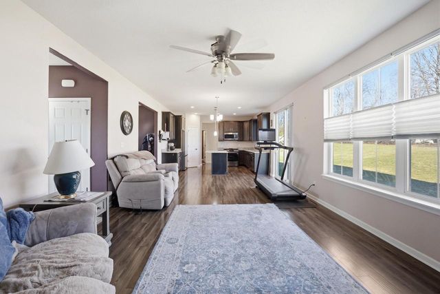 717 Chadwick DRIVE, Watertown, WI 53094