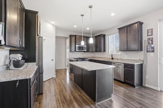 717 Chadwick DRIVE, Watertown, WI 53094