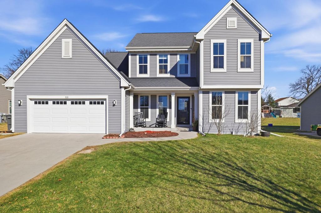 717 Chadwick DRIVE, Watertown, WI 53094