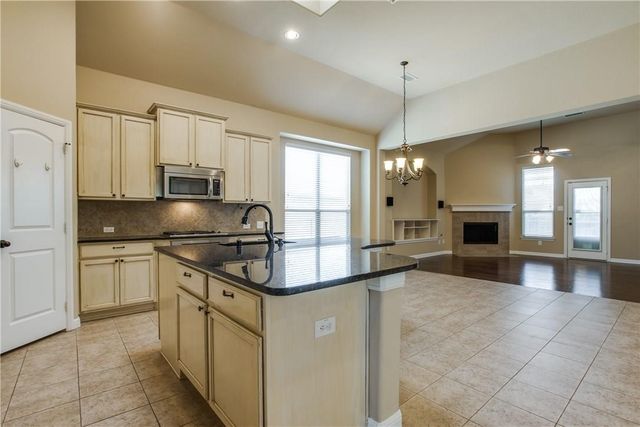 916 Partridge Drive, Aubrey, TX 76227