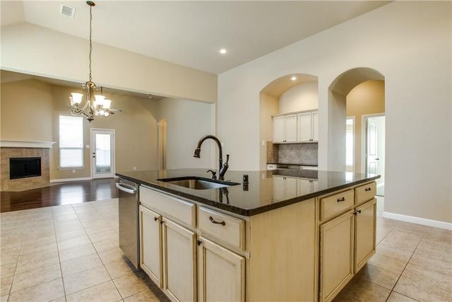 916 Partridge Drive, Aubrey, TX 76227