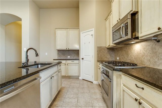 916 Partridge Drive, Aubrey, TX 76227