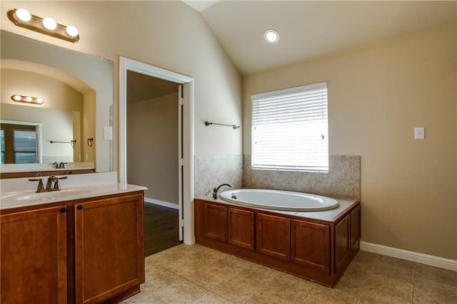 916 Partridge Drive, Aubrey, TX 76227