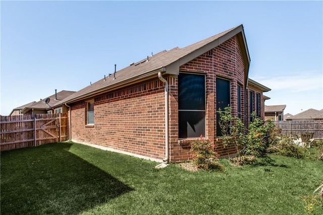 916 Partridge Drive, Aubrey, TX 76227