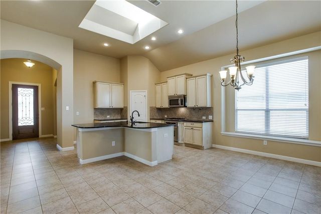 916 Partridge Drive, Aubrey, TX 76227