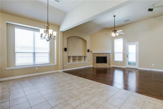 916 Partridge Drive, Aubrey, TX 76227