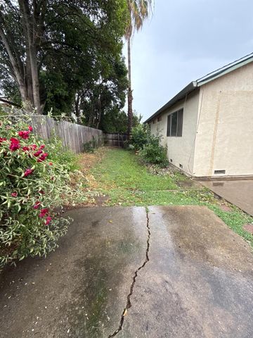 213 Arbor Crest Way, Sacramento, CA 95838